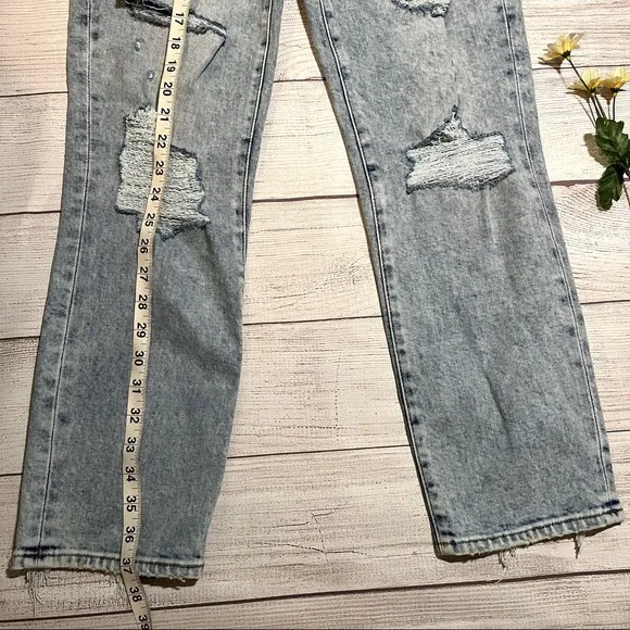 Abercrombie &amp; Fitch The Boyfriend Mid Rise Distressed Jean
