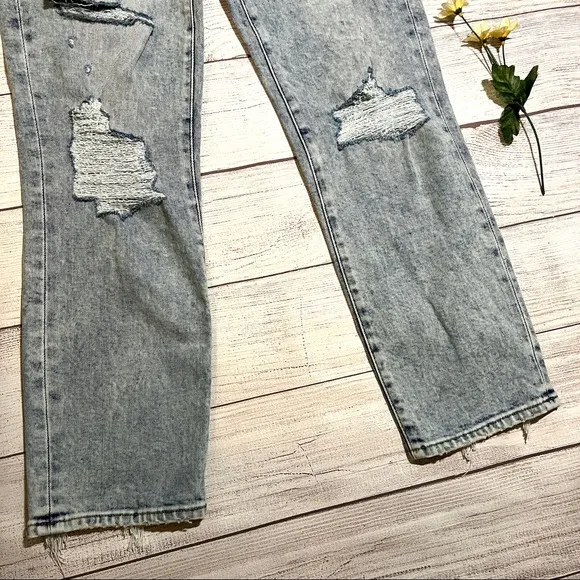 Abercrombie &amp; Fitch The Boyfriend Mid Rise Distressed Jean