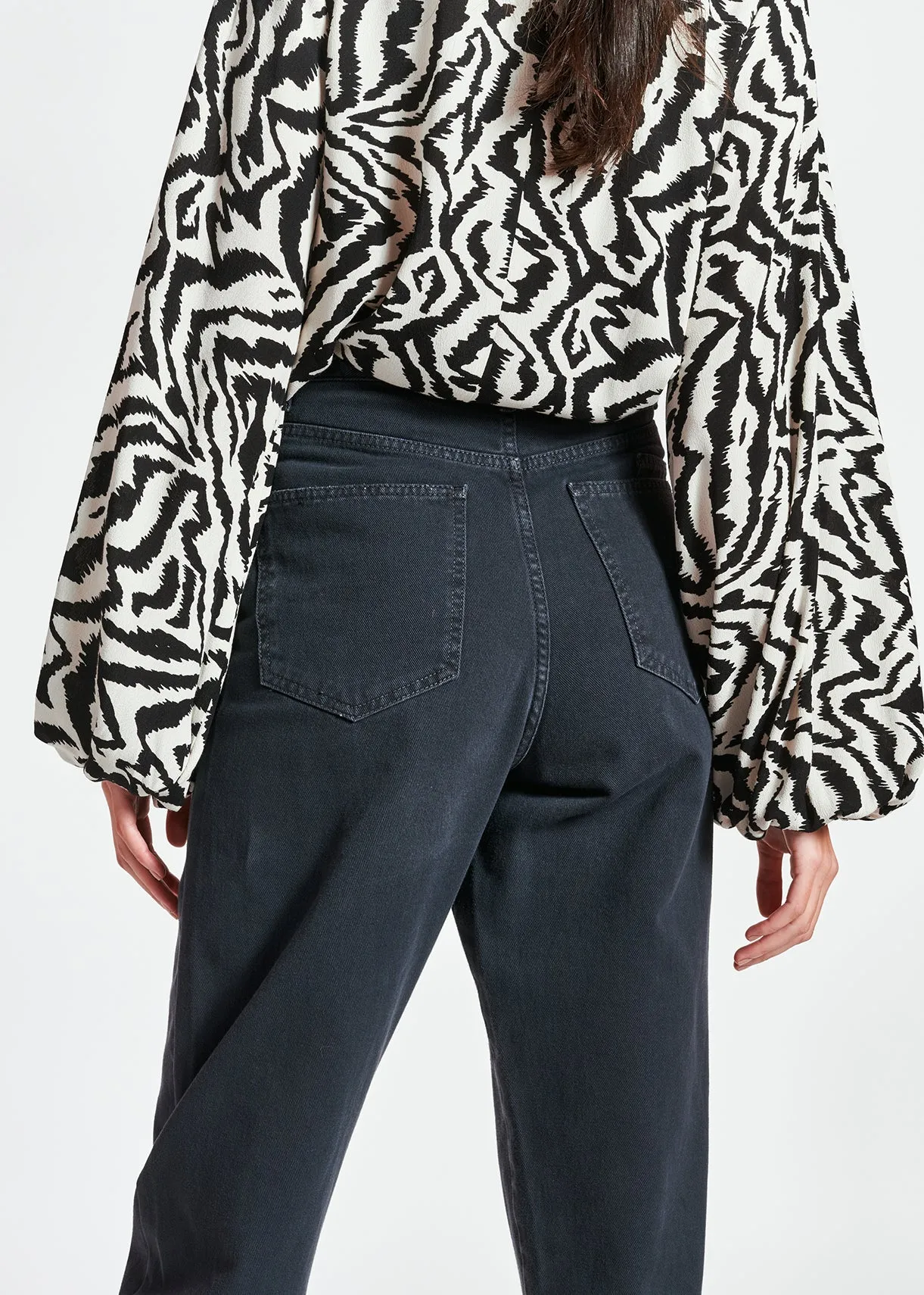 Black high waist loose-fit jeans
