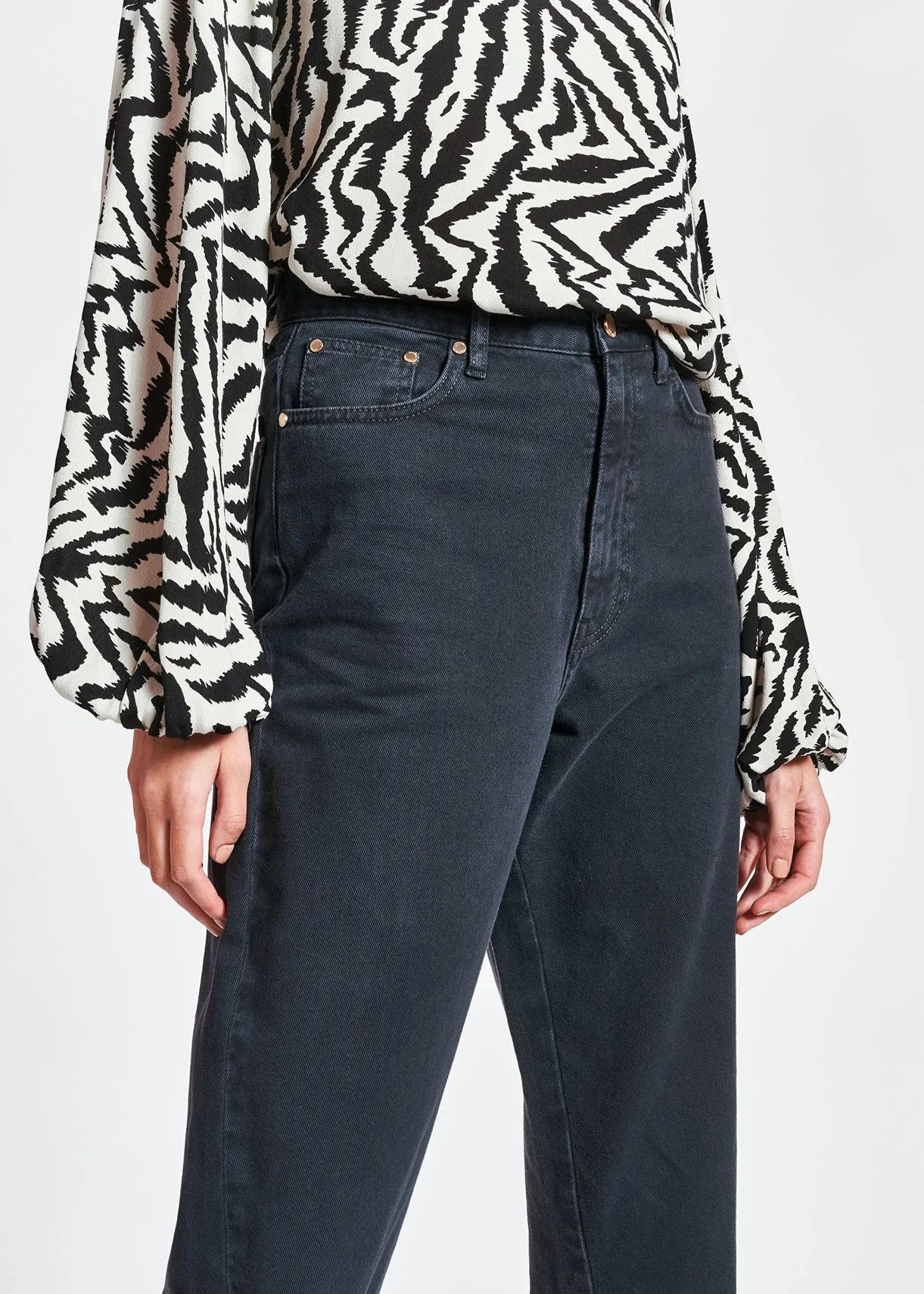 Black high waist loose-fit jeans