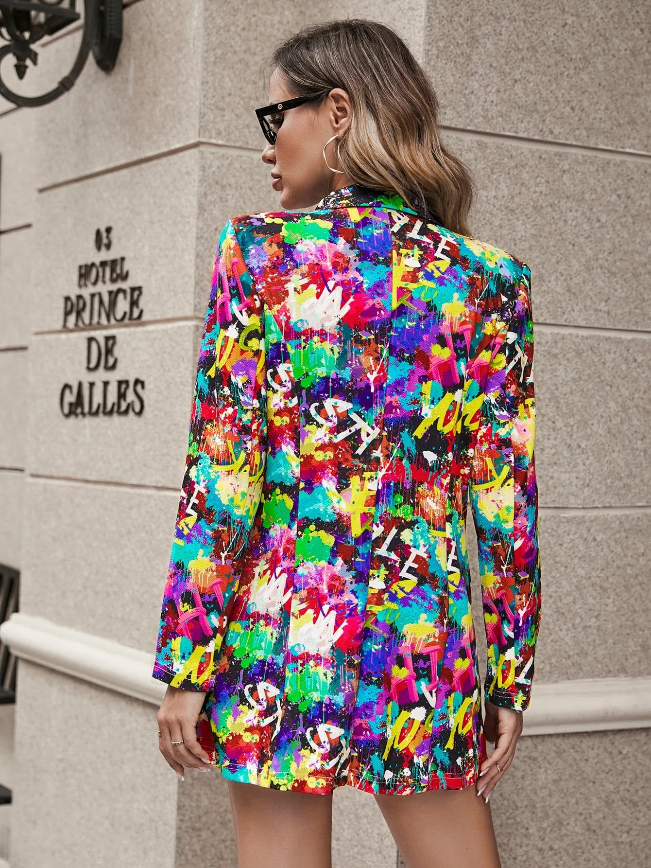 Blazer Gráfico Cherry Vibes: Estilo y Originalidad en