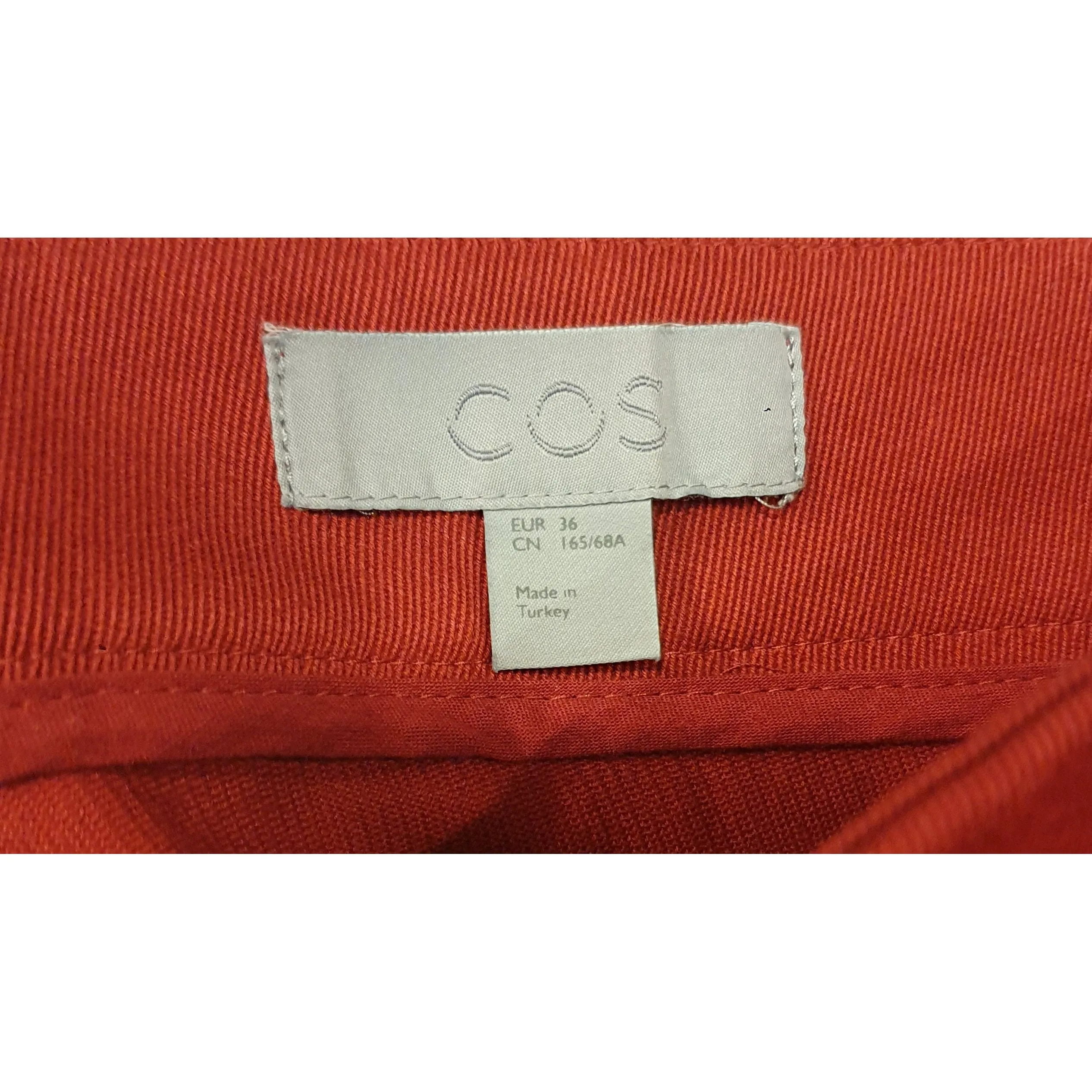 Cos red cotton skirt with scaloped bottom hem size 36 (best fits size 6)