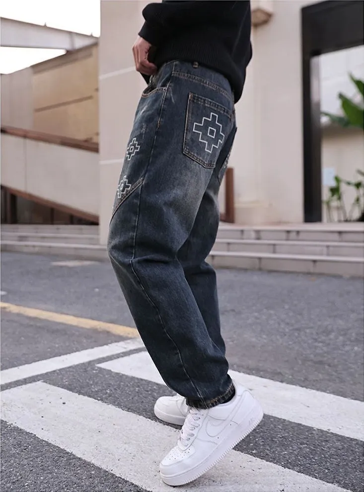Fashionable Men's Tapered-Leg Jean Featuring Creative Embroidery