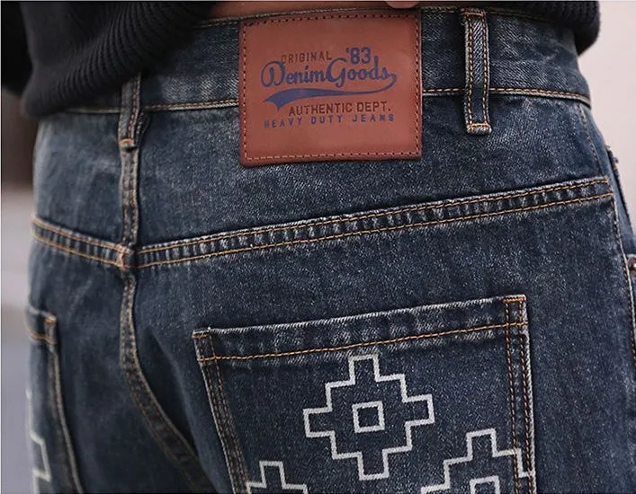 Fashionable Men's Tapered-Leg Jean Featuring Creative Embroidery