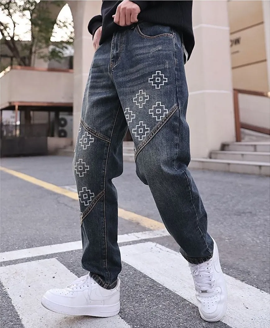 Fashionable Men's Tapered-Leg Jean Featuring Creative Embroidery