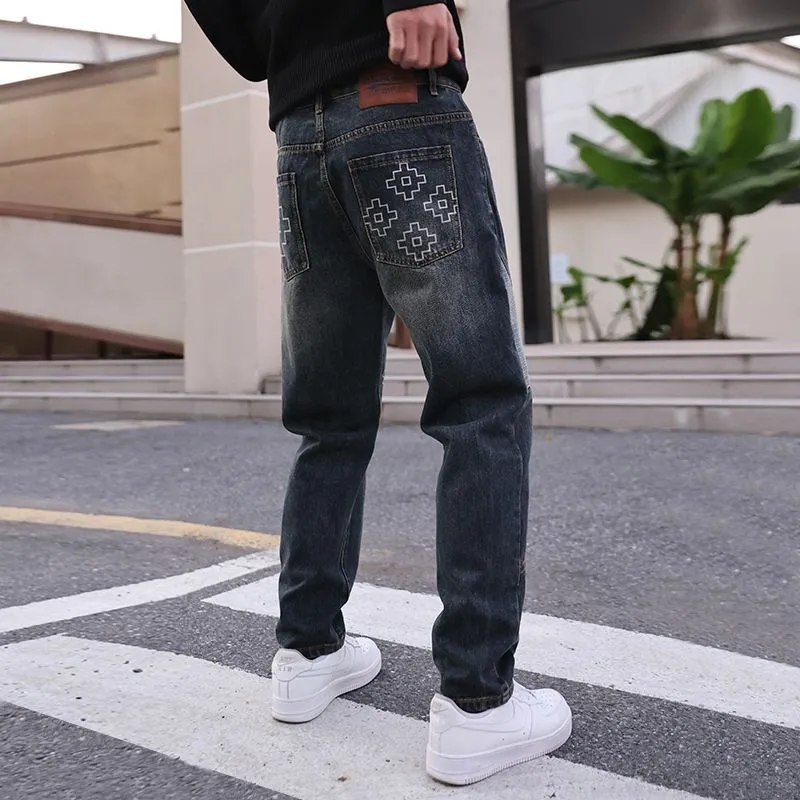 Fashionable Men's Tapered-Leg Jean Featuring Creative Embroidery