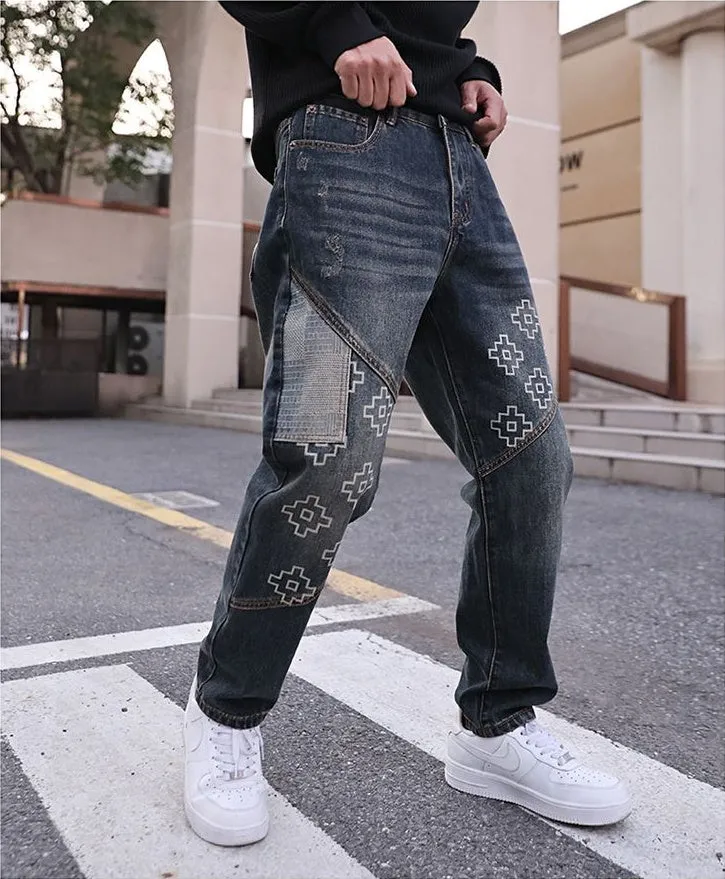 Fashionable Men's Tapered-Leg Jean Featuring Creative Embroidery