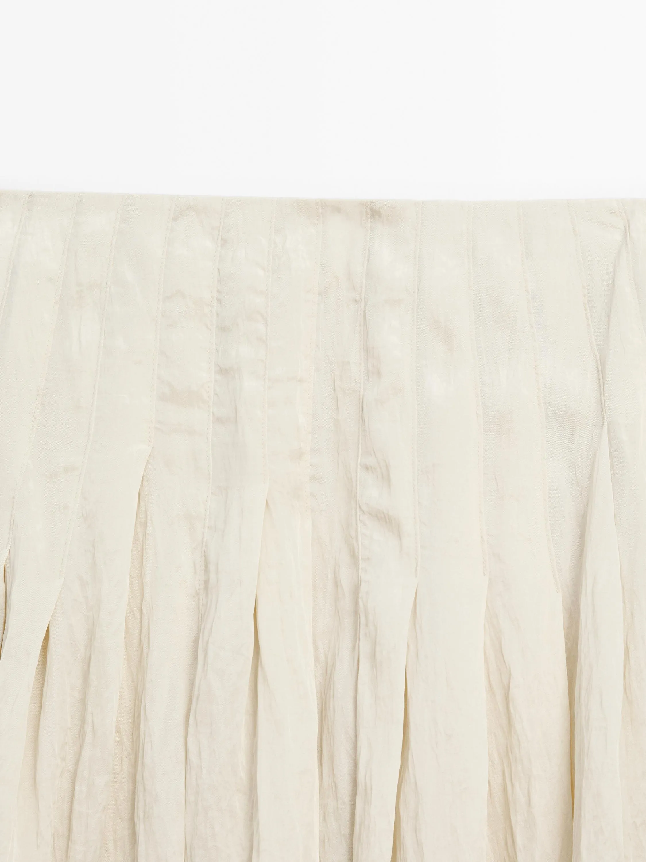 Flowing midi skirt with box pleats