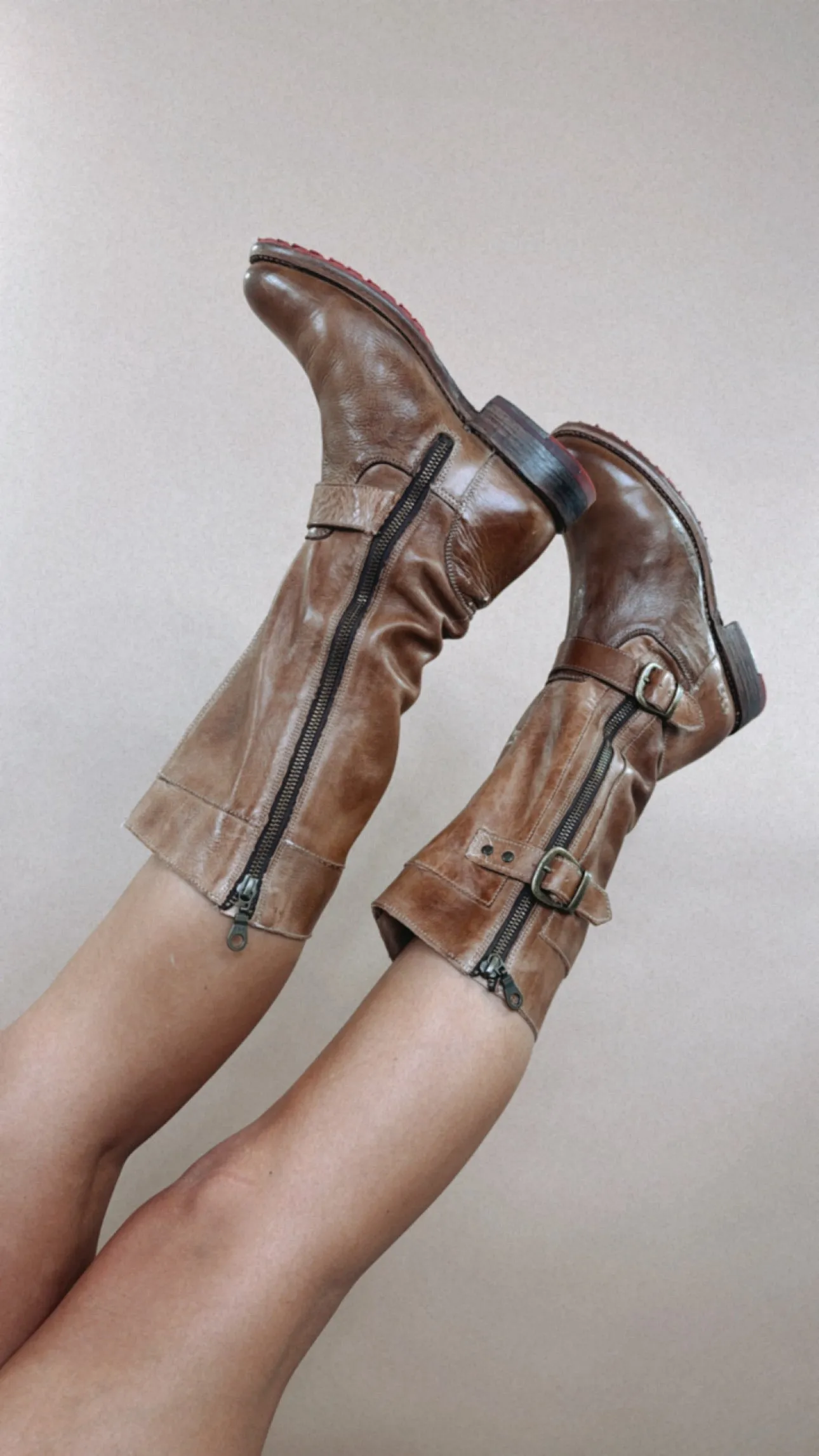 Gogo Bedstu, tan rustic