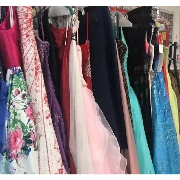 HUGE Lot of Junior's Clothing SIZE 3X Valued at over $400! Lot of 9 items! NWT!