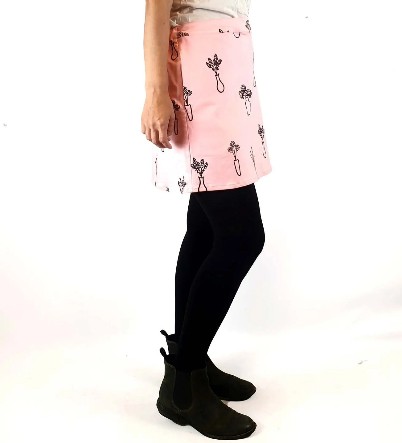 Jericho Road pink skirt with embroydered flowers size 8