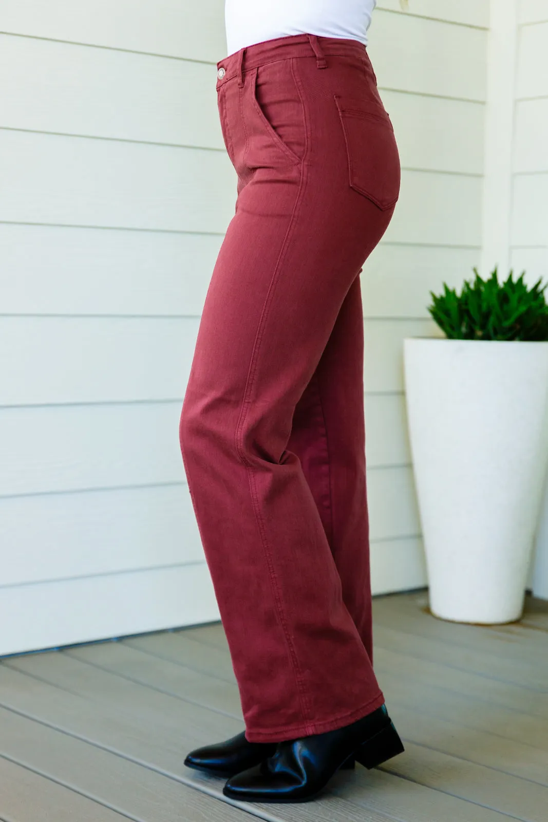 JUDY BLUE Phoebe High Rise Front Seam Straight Jeans in Burgundy