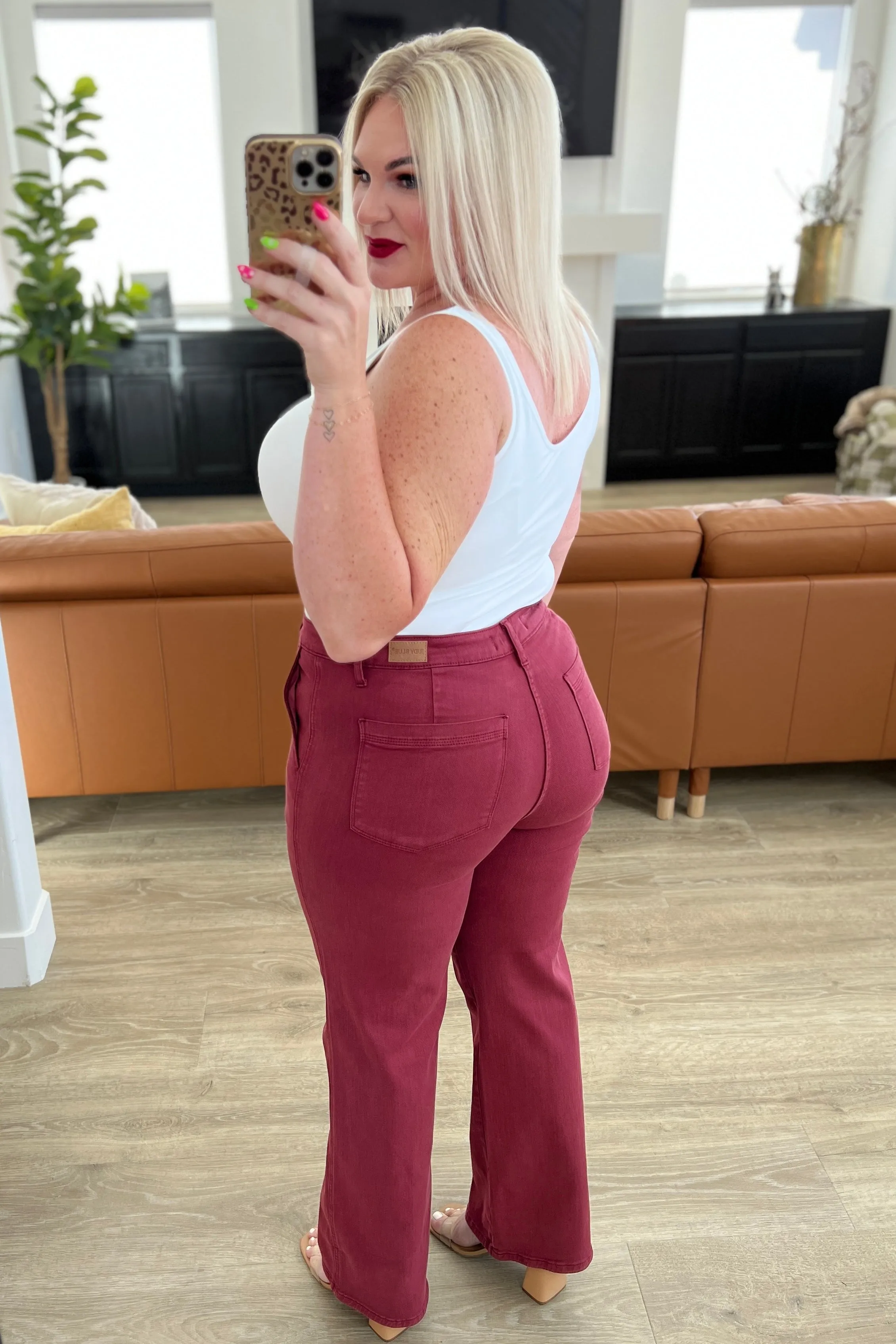 JUDY BLUE Phoebe High Rise Front Seam Straight Jeans in Burgundy