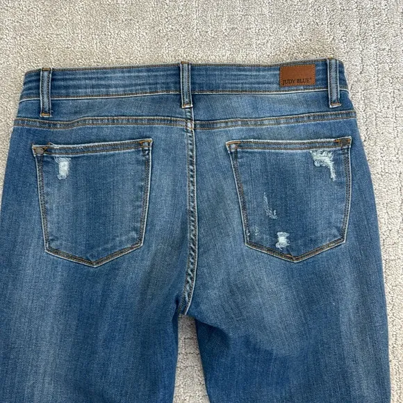 Judy Blue “Straight Fit” Distressed busted knee Boyfriend Jeans denim loose fit