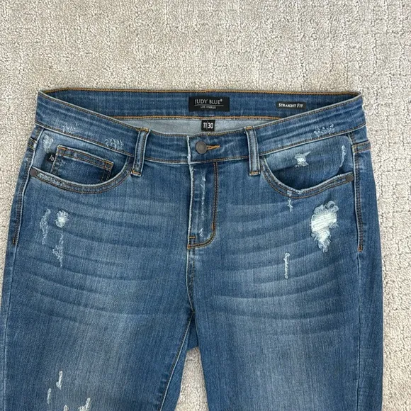 Judy Blue “Straight Fit” Distressed busted knee Boyfriend Jeans denim loose fit