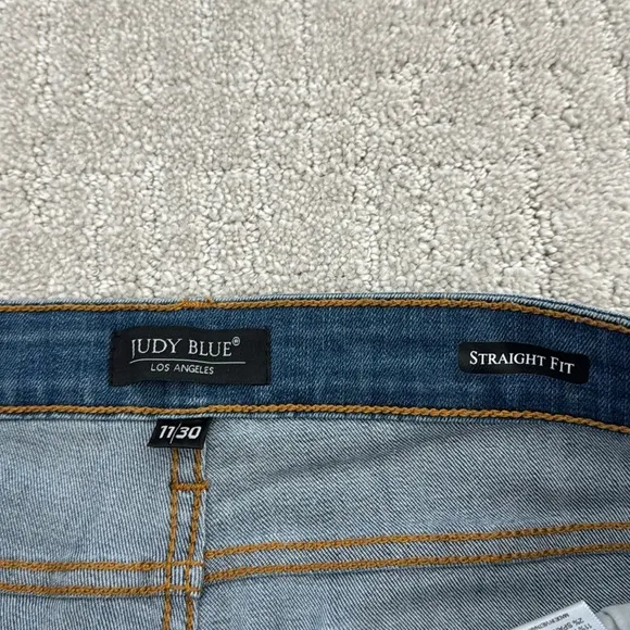 Judy Blue “Straight Fit” Distressed busted knee Boyfriend Jeans denim loose fit