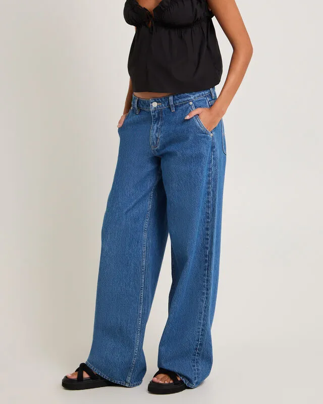 Lee | Low Slouch