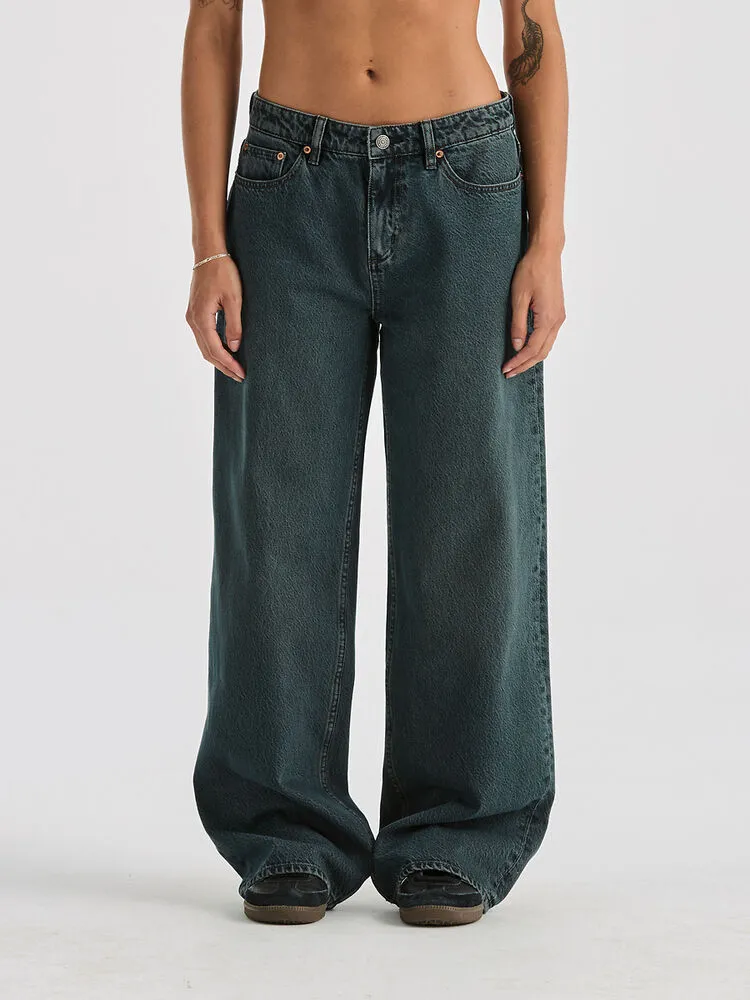 Lee | Low Slouch