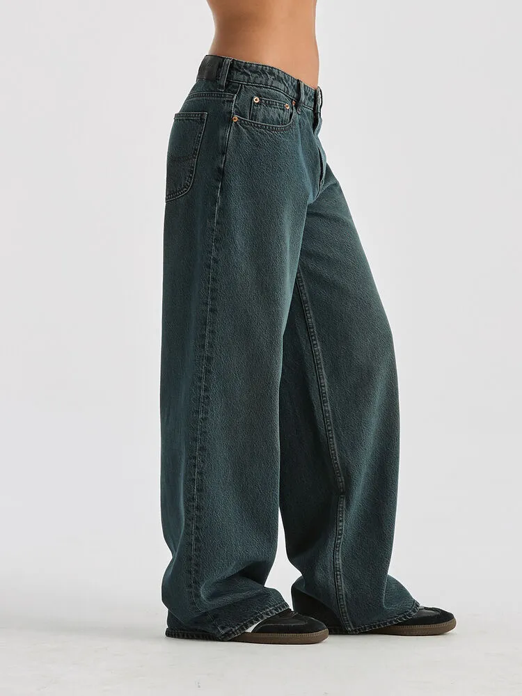 Lee | Low Slouch