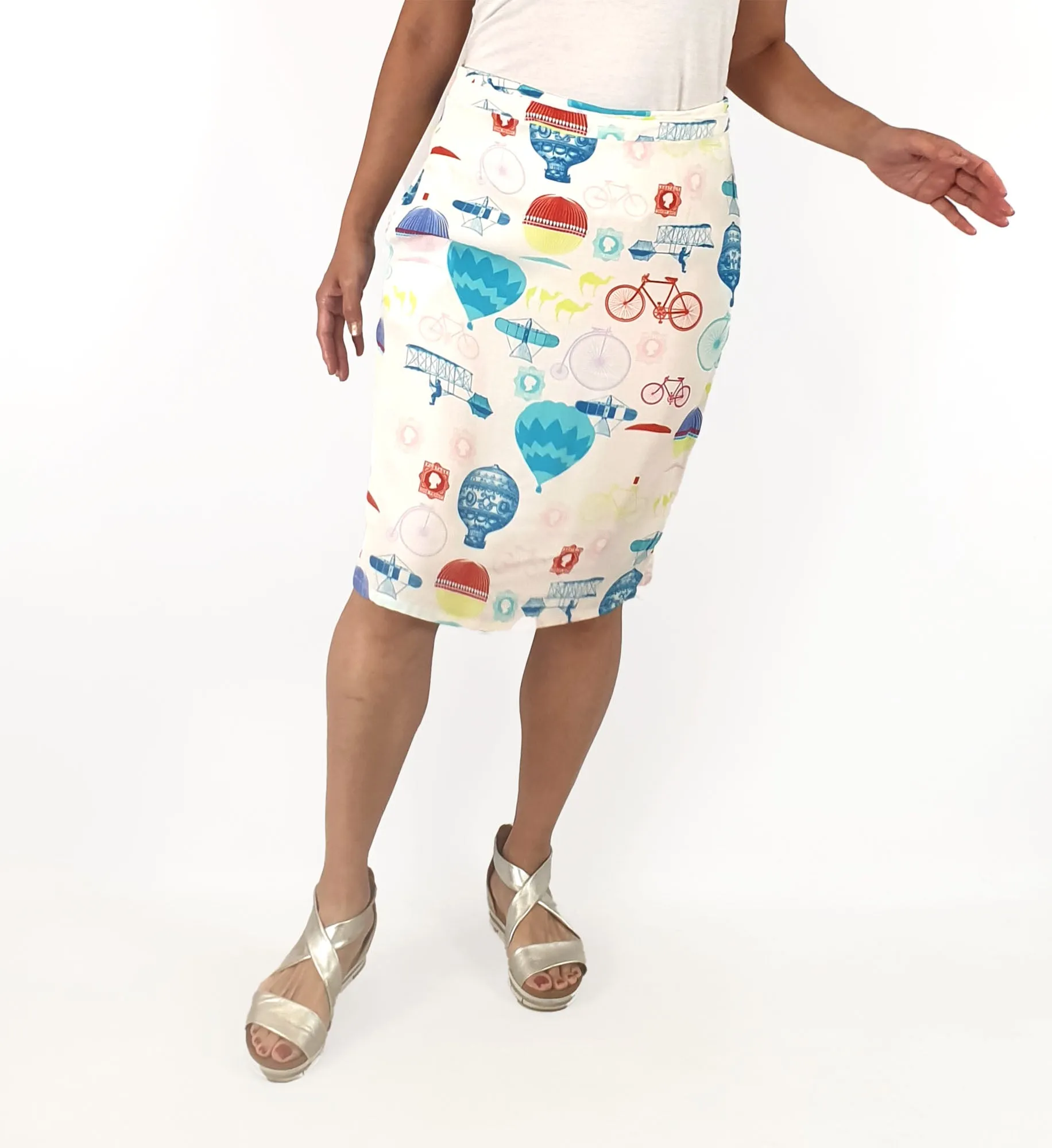 Leonard St white unique print skirt size 10