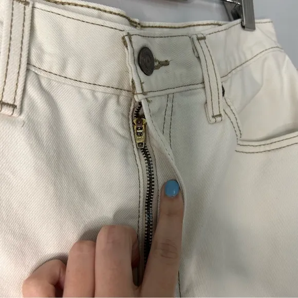 Levi’s 70s High Flare Jeans in 77 Sunny Cream
