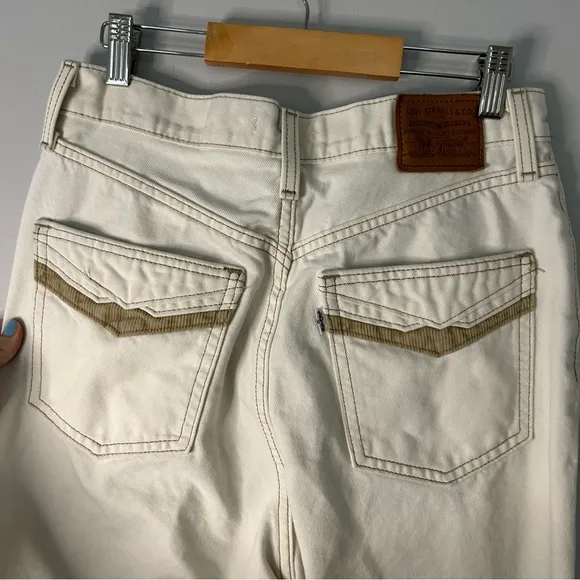Levi’s 70s High Flare Jeans in 77 Sunny Cream