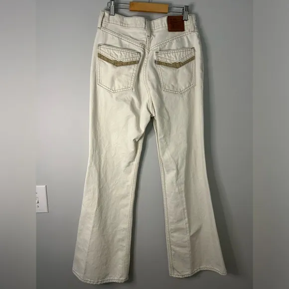 Levi’s 70s High Flare Jeans in 77 Sunny Cream