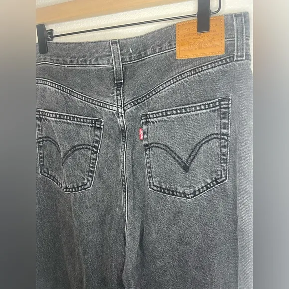 Levi’s High Loose Taper Jeans Size 30