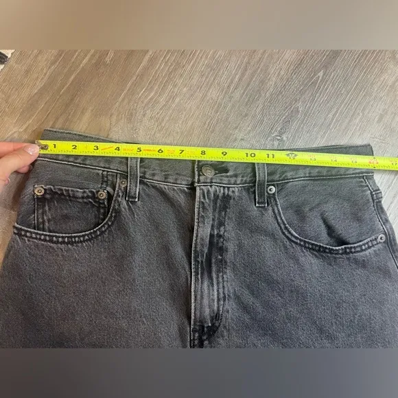Levi’s High Loose Taper Jeans Size 30