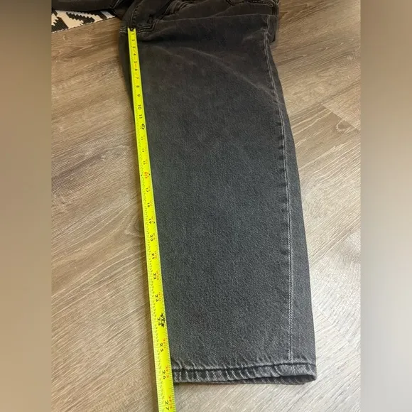 Levi’s High Loose Taper Jeans Size 30