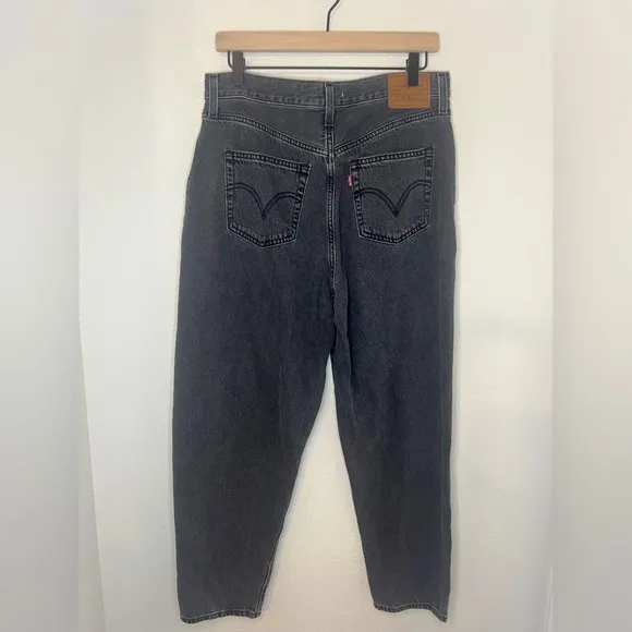 Levi’s High Loose Taper Jeans Size 30