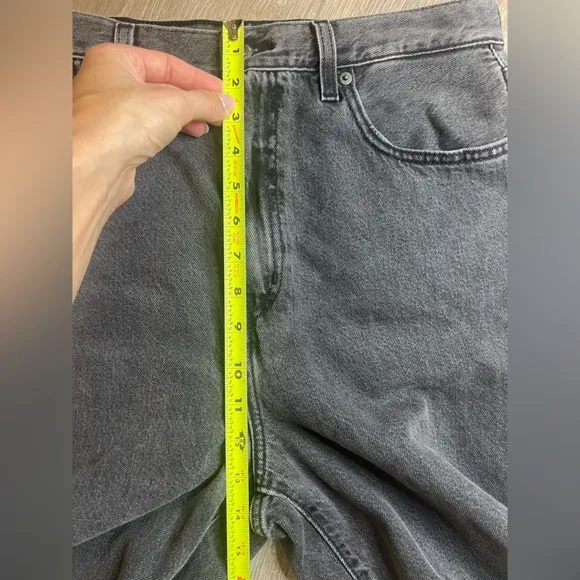 Levi’s High Loose Taper Jeans Size 30