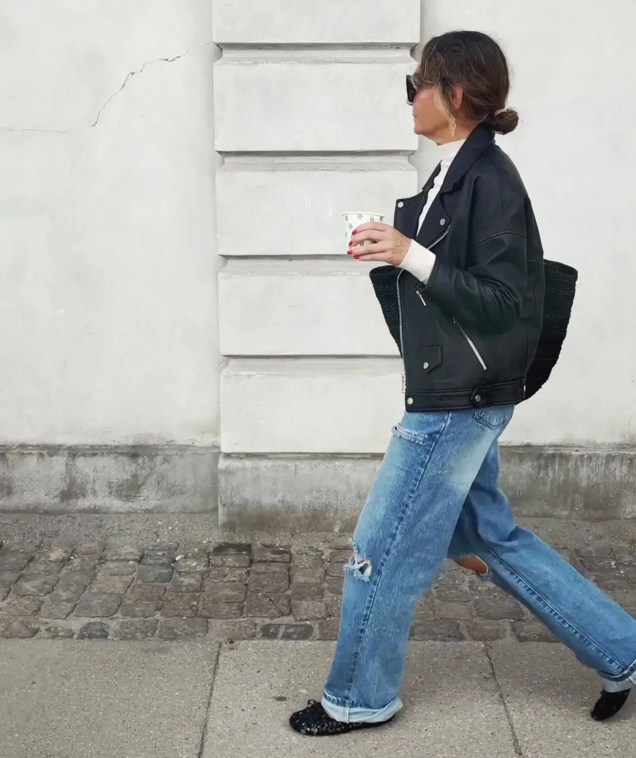LOOSE JEANS WITH HOLES - BLUE