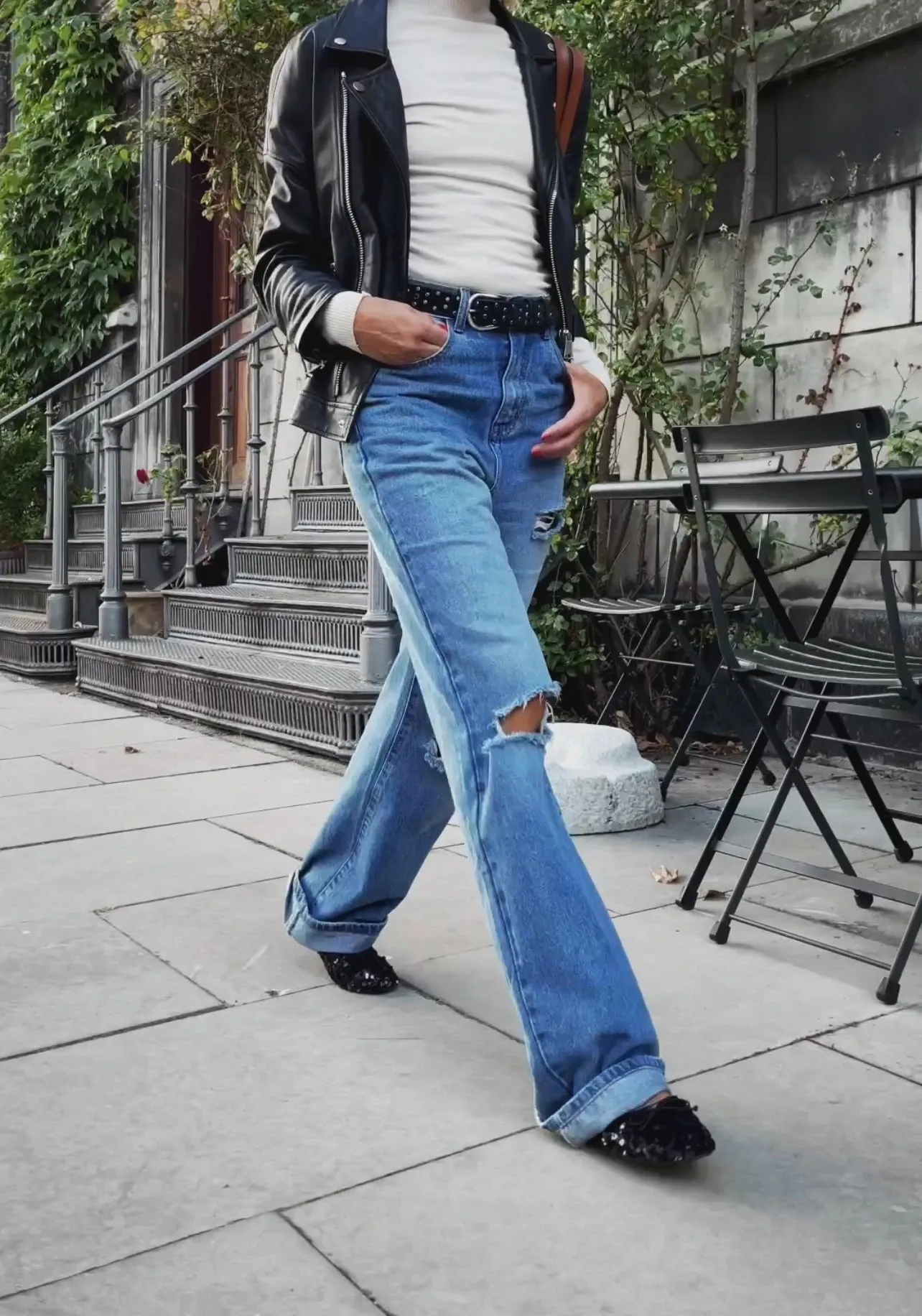 LOOSE JEANS WITH HOLES - BLUE