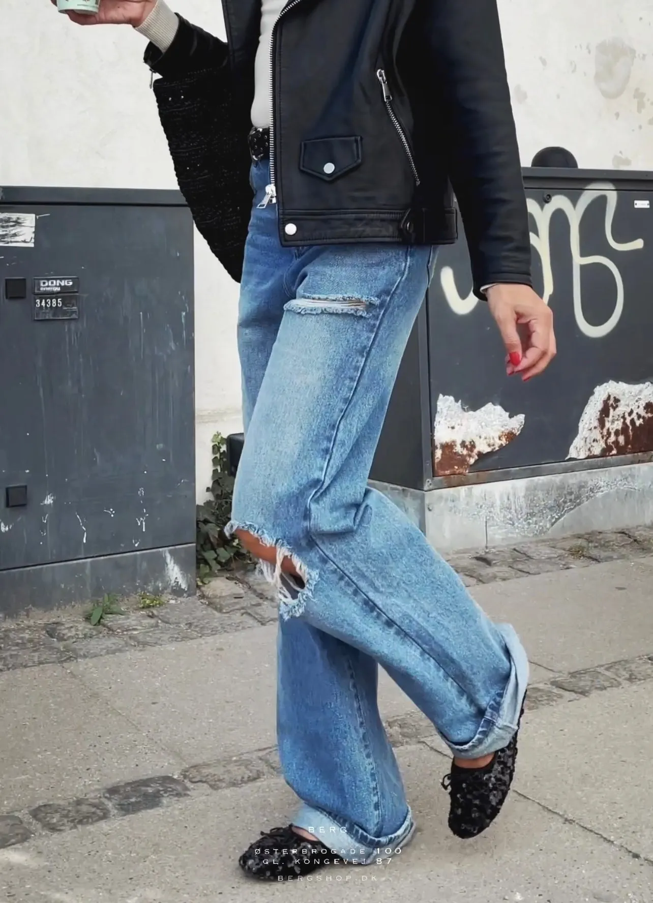 LOOSE JEANS WITH HOLES - BLUE