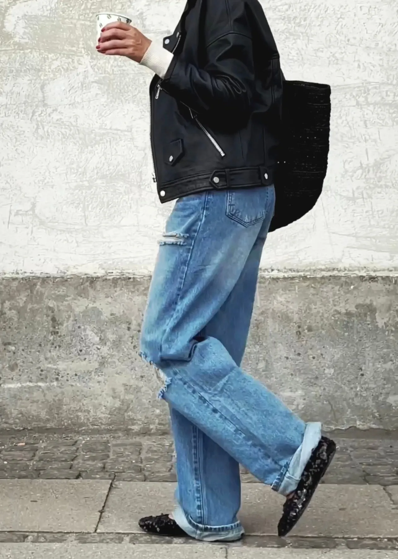 LOOSE JEANS WITH HOLES - BLUE