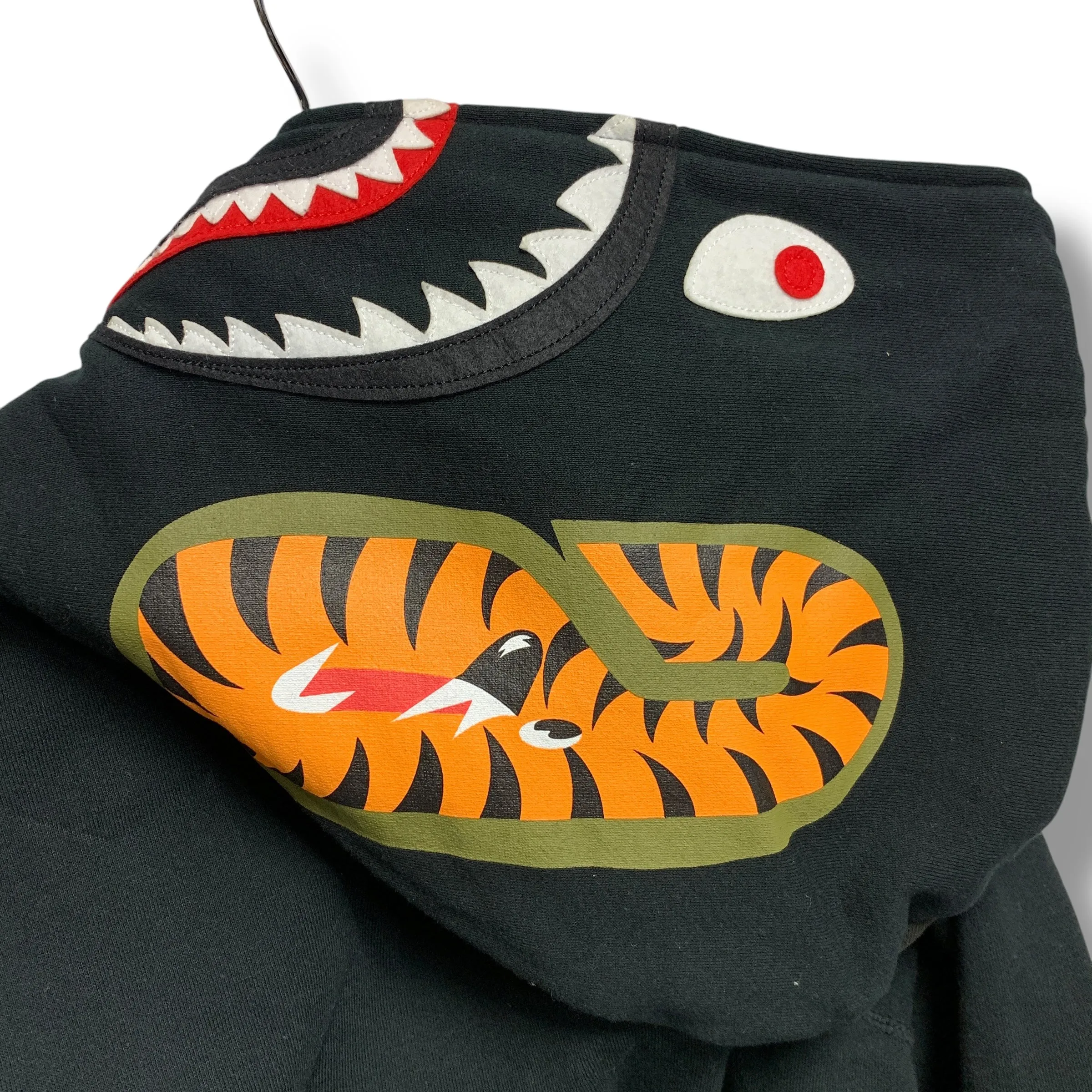 [M] A Bathing Ape Bape WGM Shark Hoodie 1st Camo Sleeve