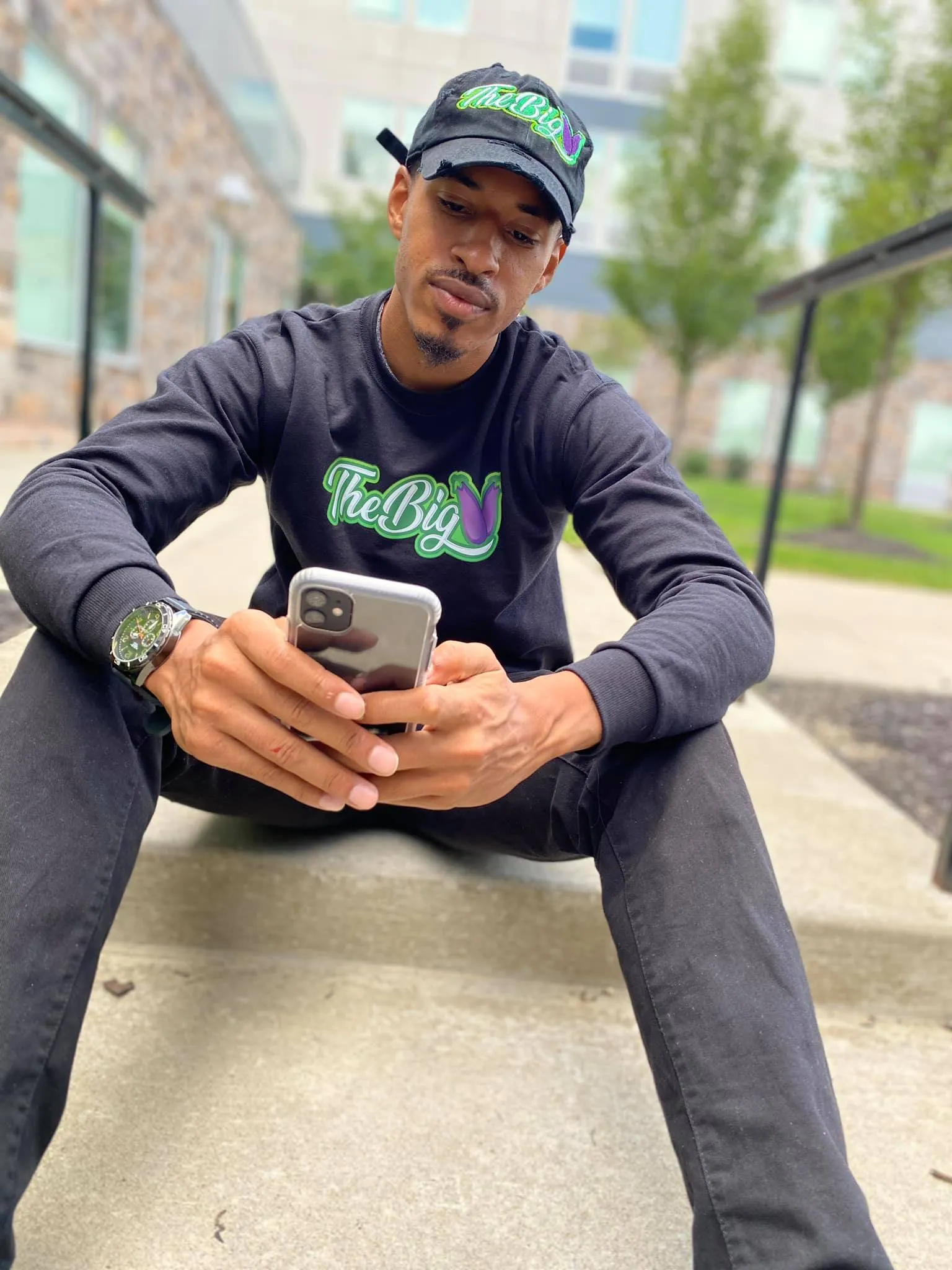 Men’s Big V Sweatshirt
