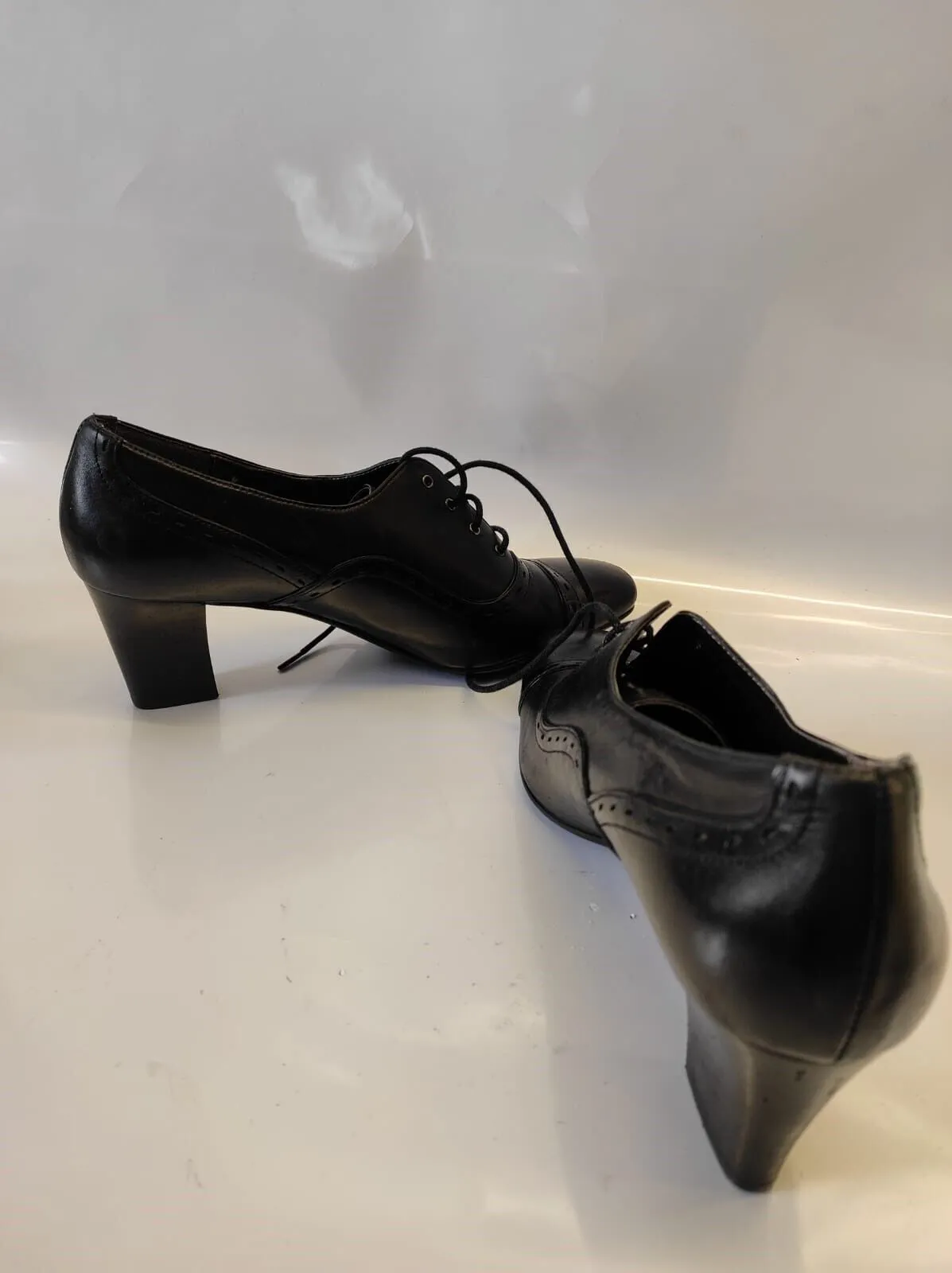 NATURALIZER black Lace Up leather heel Shoes size 8 1/2 N