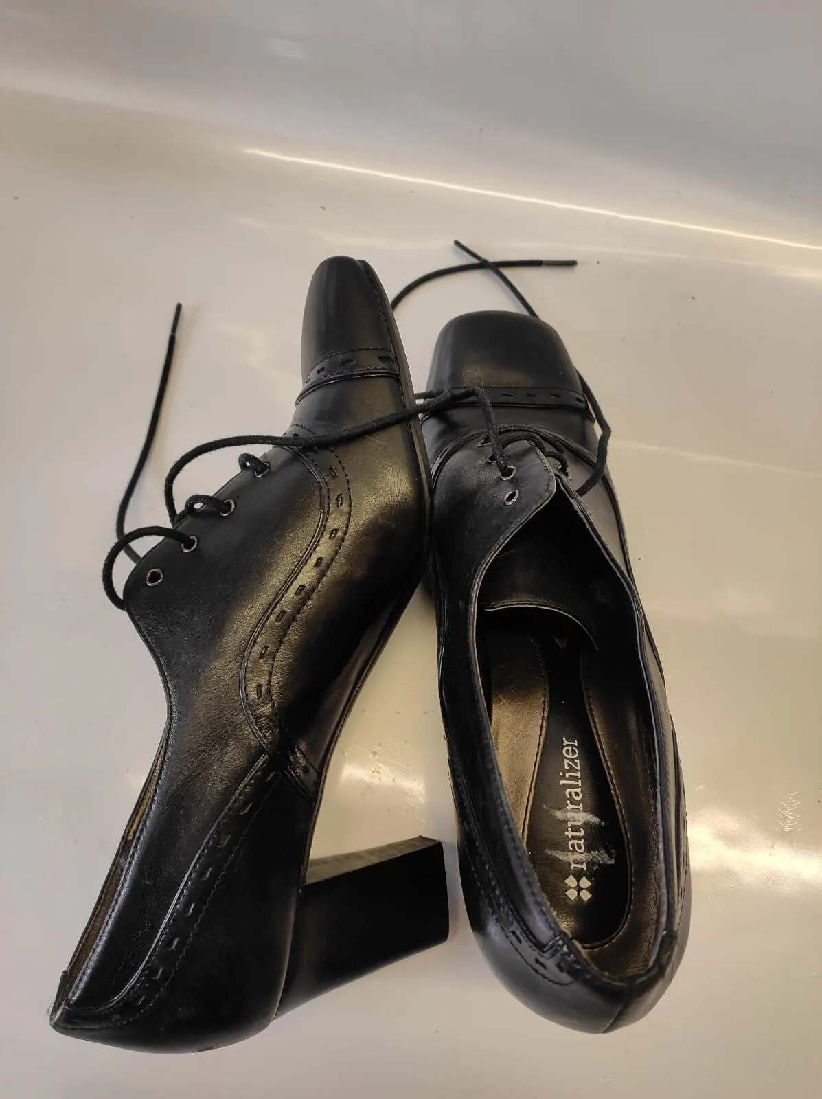 NATURALIZER black Lace Up leather heel Shoes size 8 1/2 N