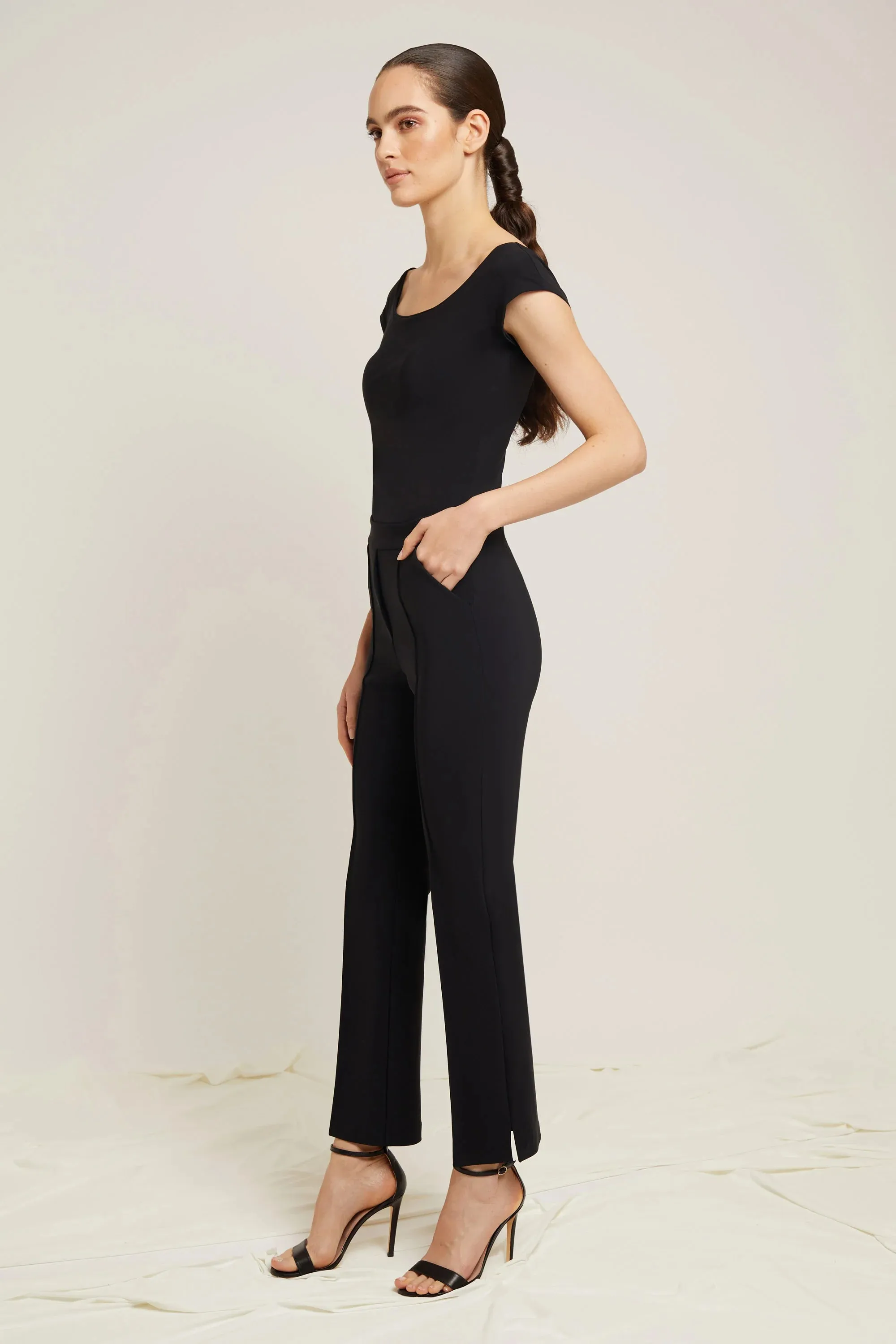 Nuccia Crop Pants - Black