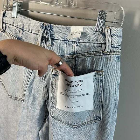 NWOT Good American 90’s Relaxed Jeans Size 2/26