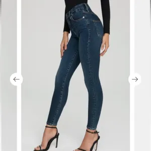 NWOT GOOD AMERICAN GOOD LEGS JEANS