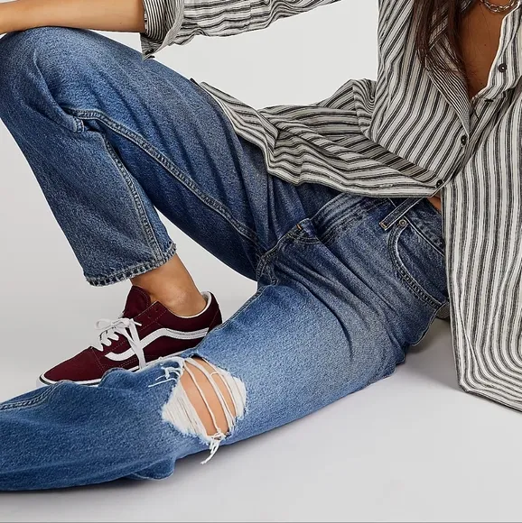 NWT Levi's Premium Boo Boo Medium Wash 80s Mom Jeans 26x30