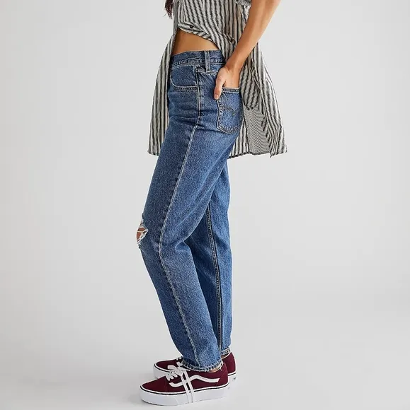 NWT Levi's Premium Boo Boo Medium Wash 80s Mom Jeans 26x30