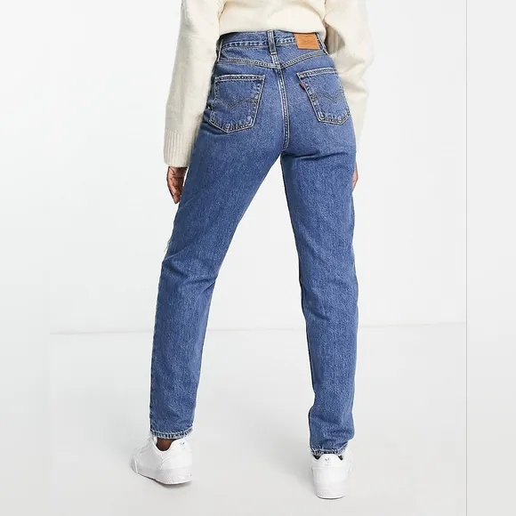 NWT Levi's Premium Boo Boo Medium Wash 80s Mom Jeans 26x30