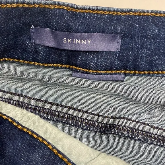 NYDJ SZ 8 Medium Wash Skinny Denim Blue Jeans New D31