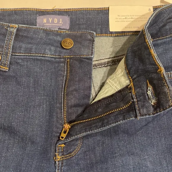 NYDJ SZ 8 Medium Wash Skinny Denim Blue Jeans New D31