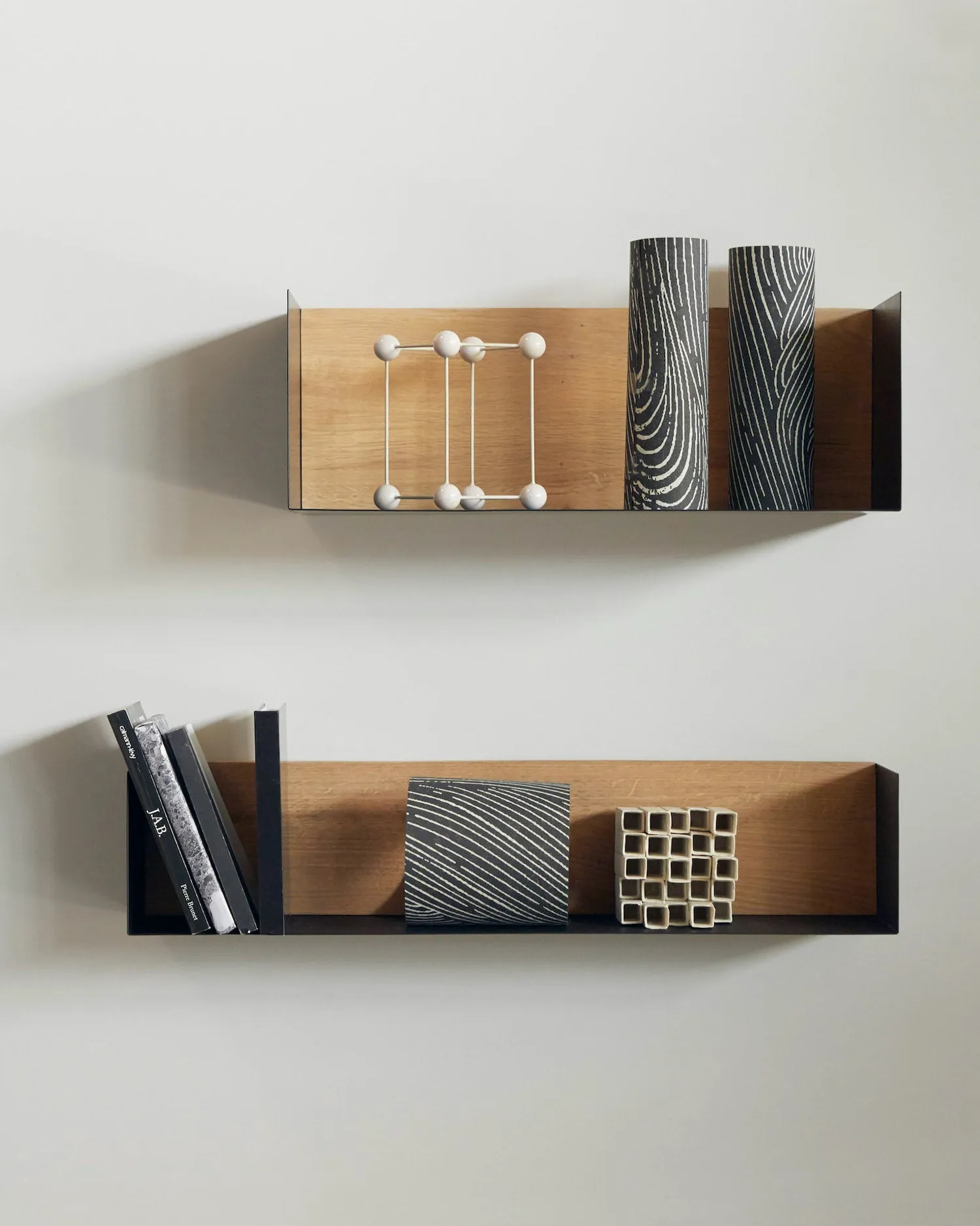 Oak U Shelf - Black - M/L