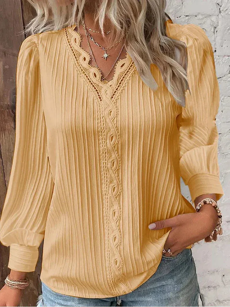 Sam | Blouse with Chiffon and Lace Details